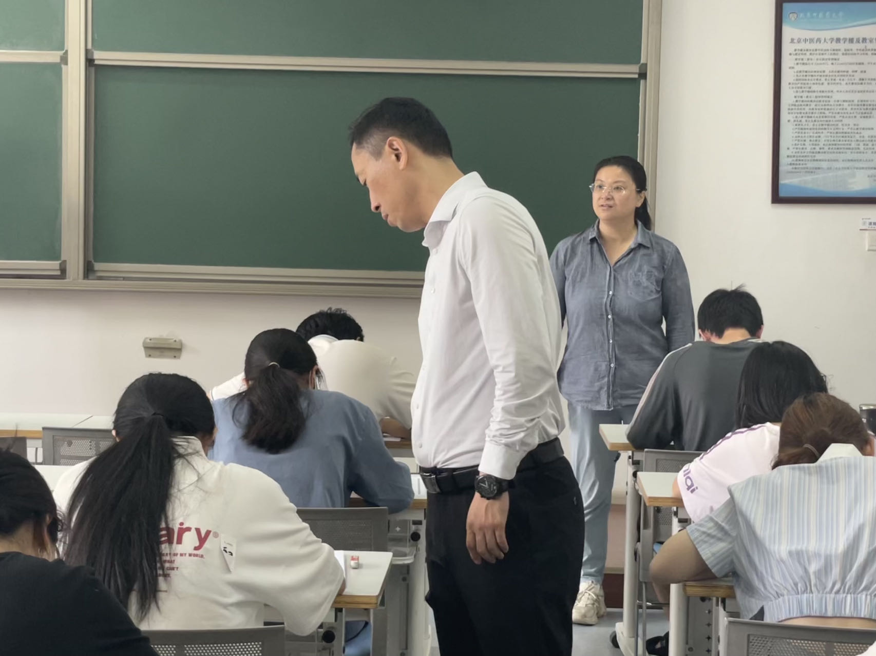 1687826522745079733.jpg 2007so太阳集团官网开展2023年春季学期期末考试巡查工作1.jpg